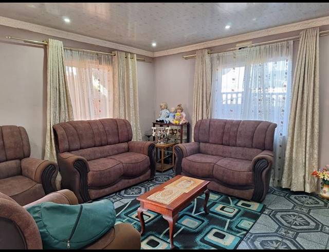 3 BEDROOM HOUSE FOR SALE IN CRAIGIEBURN